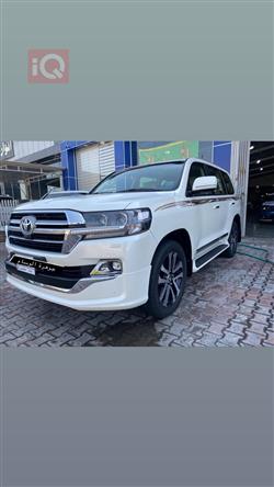 تۆیۆتا لاند کروزەر